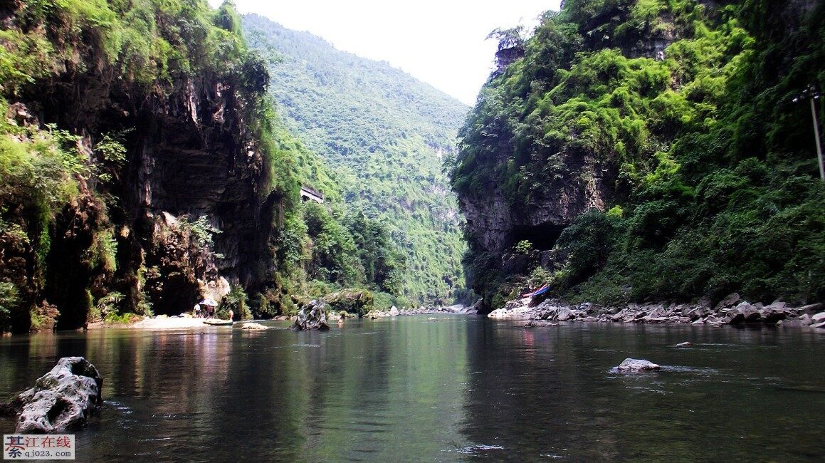 牛舌口峡谷(响马河漂流)风光