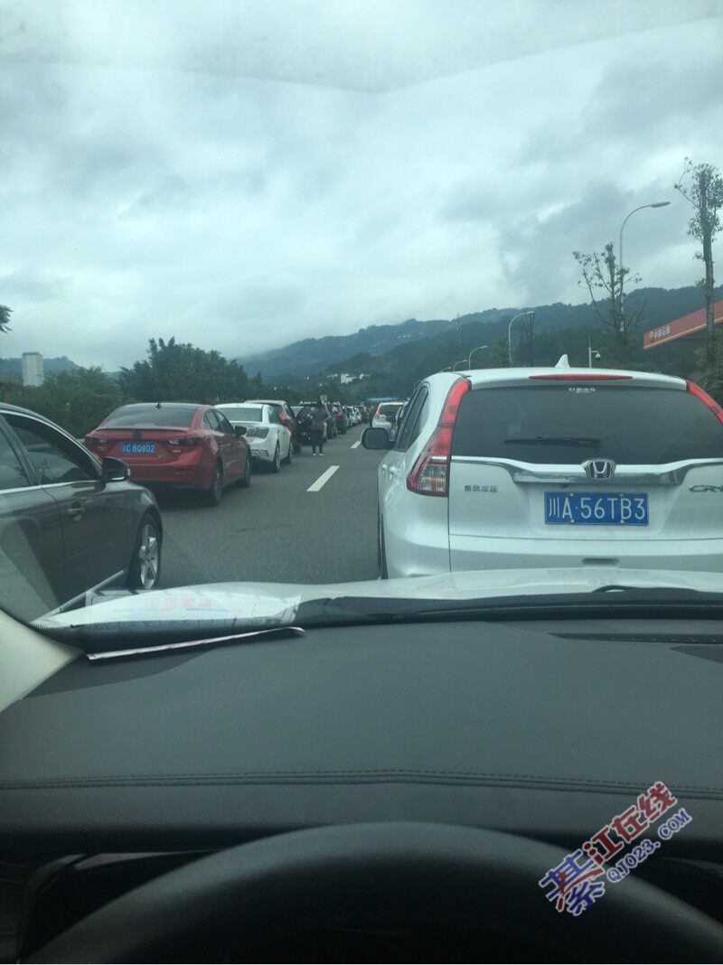 堵车,分水隧道堵车了