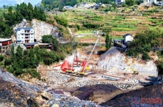 �뽭��ɫ���������У��Ͽ����ƣ��ܶ��ؾ�