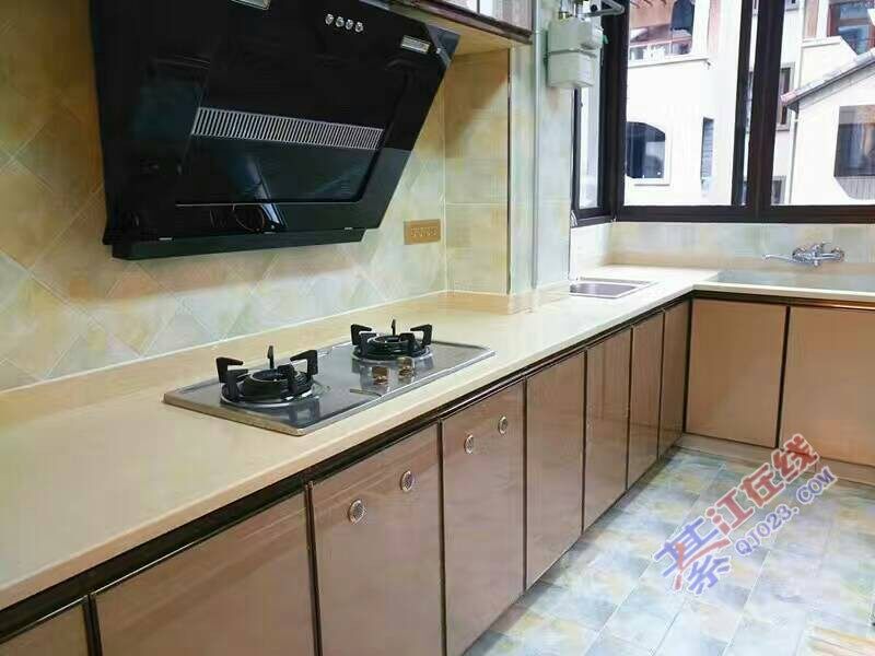 枫丹圣堤雅纳精装三房全新装修欧式装修风格,