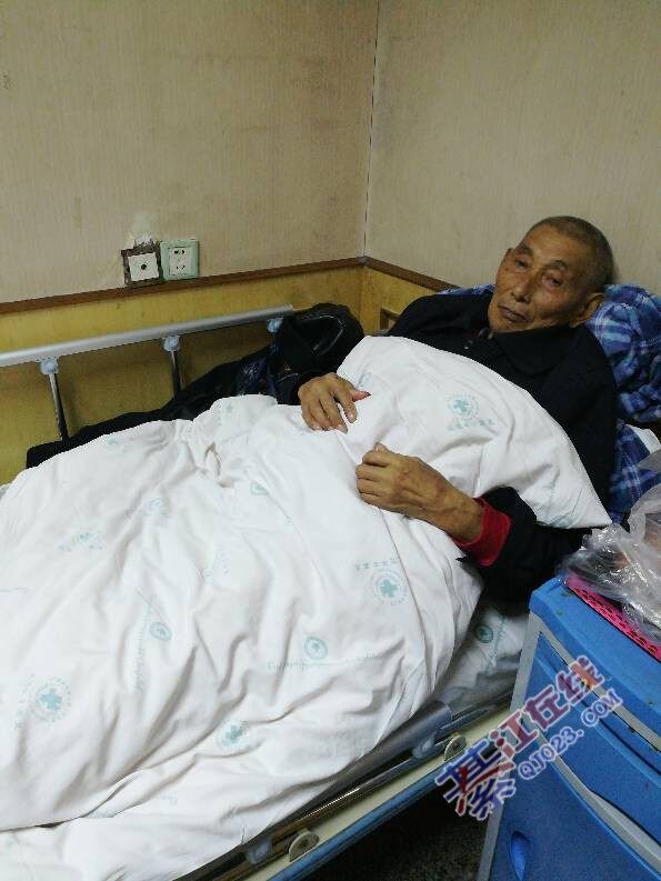 綦江区人民医院保卫科某某保安(有回复)