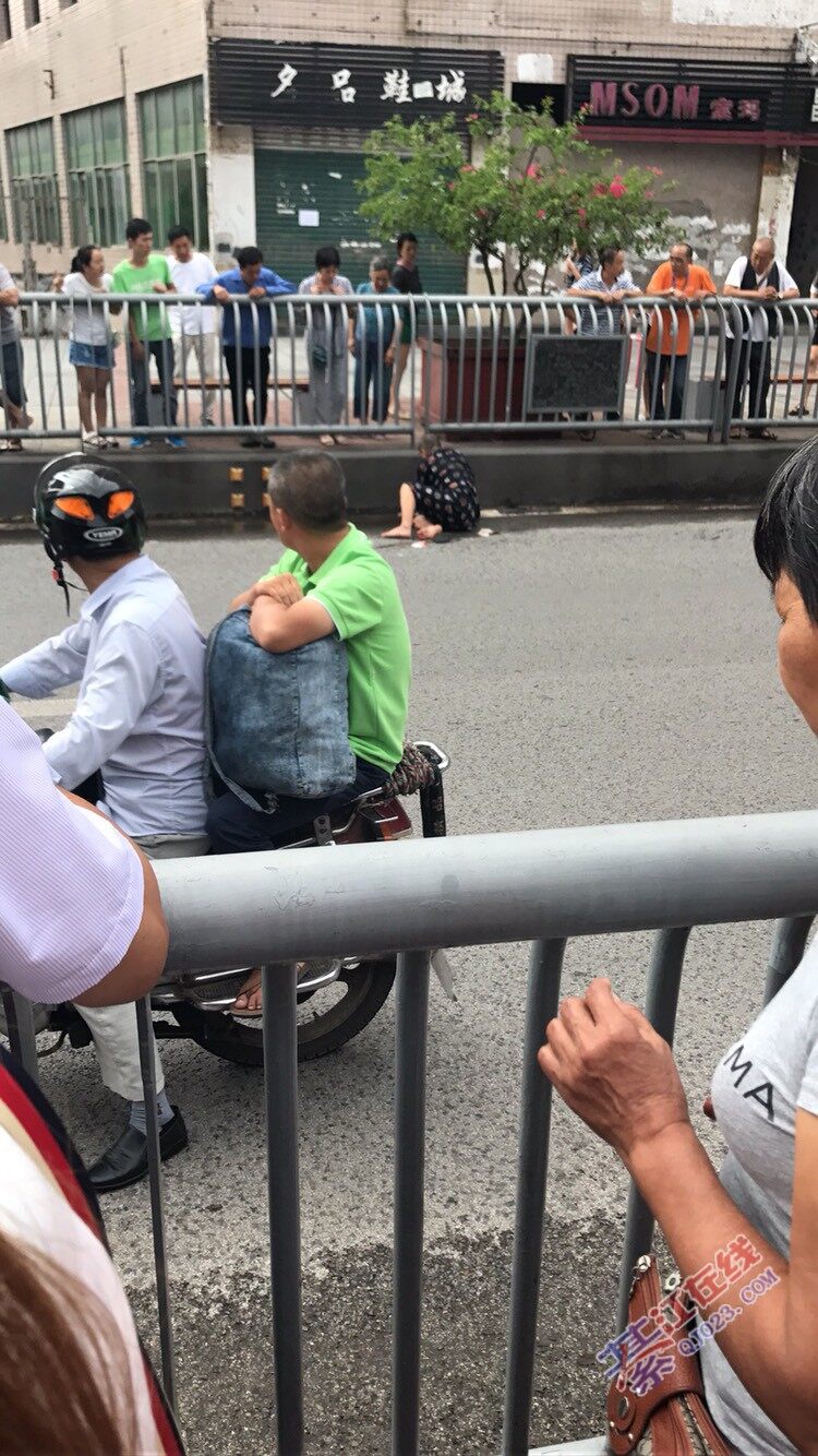 骑车千万骑慢点,看起揪心