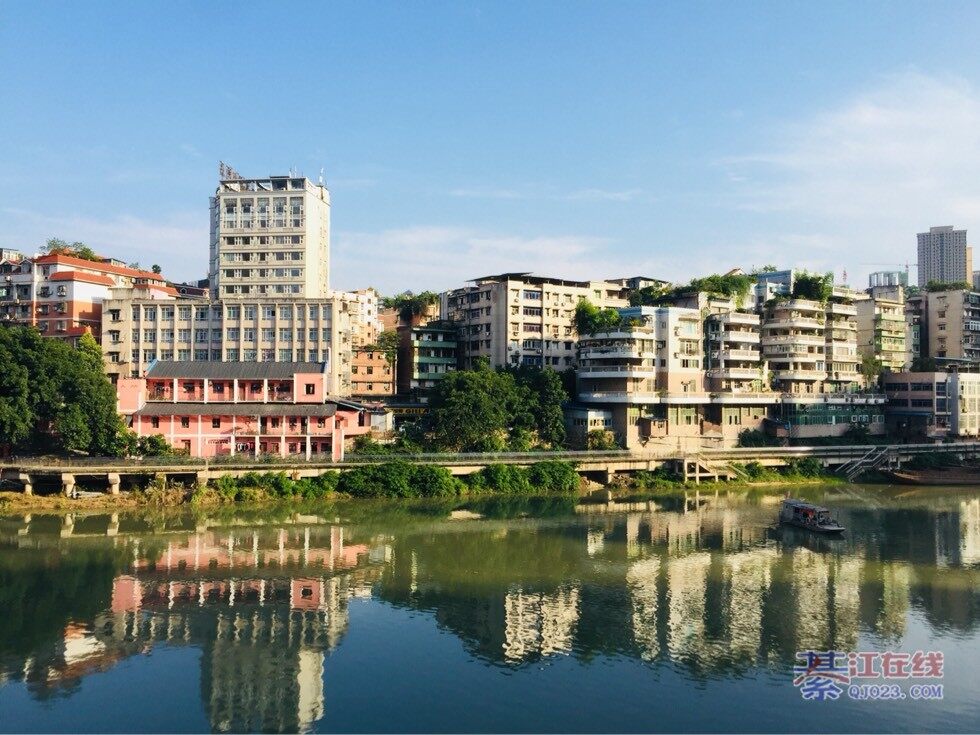 一方水土一方人,   山间美景綦江城.