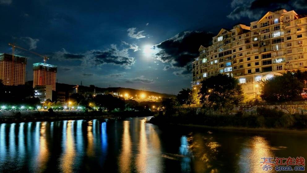 闲逛小拍沱湾月色