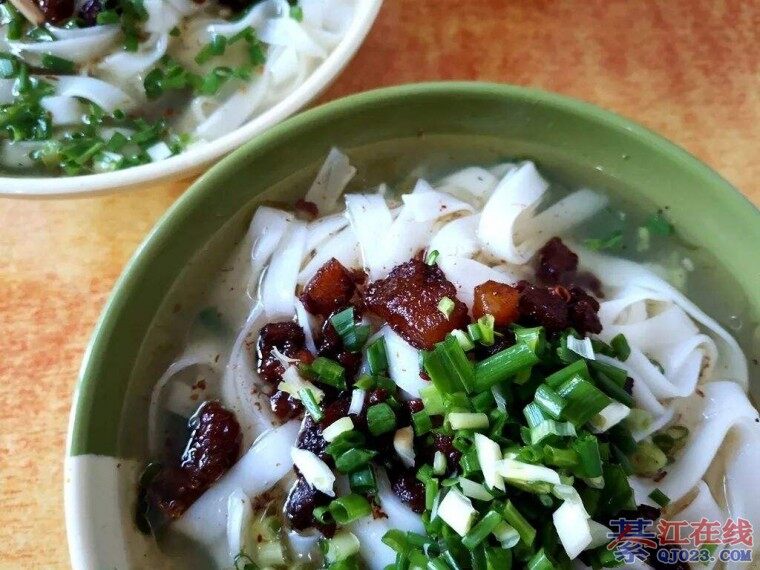 �뽭�˵Ķ��죬�Ǳ��������׷۵����ģ�