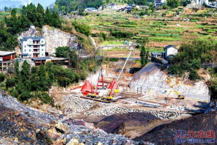 �뽭��ɫ���������У��Ͽ����ƣ��ܶ��ؾ�