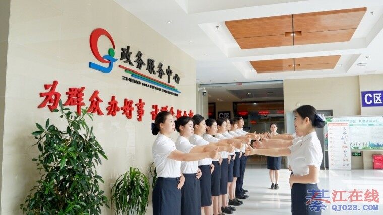 �뽭����и����񴰿ڣ������������ˣ�