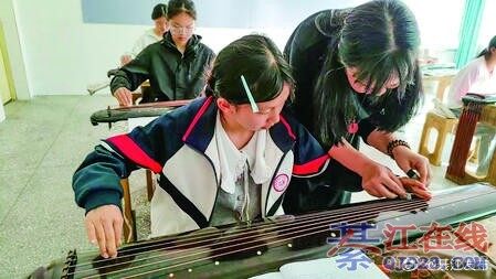 �뽭����ѧУ������+ī����ˣ�